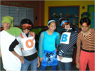 Kyle, Taylor, Shing, Noreen, and Francesco ready to compete in the ZOOMer Winter Olympics.